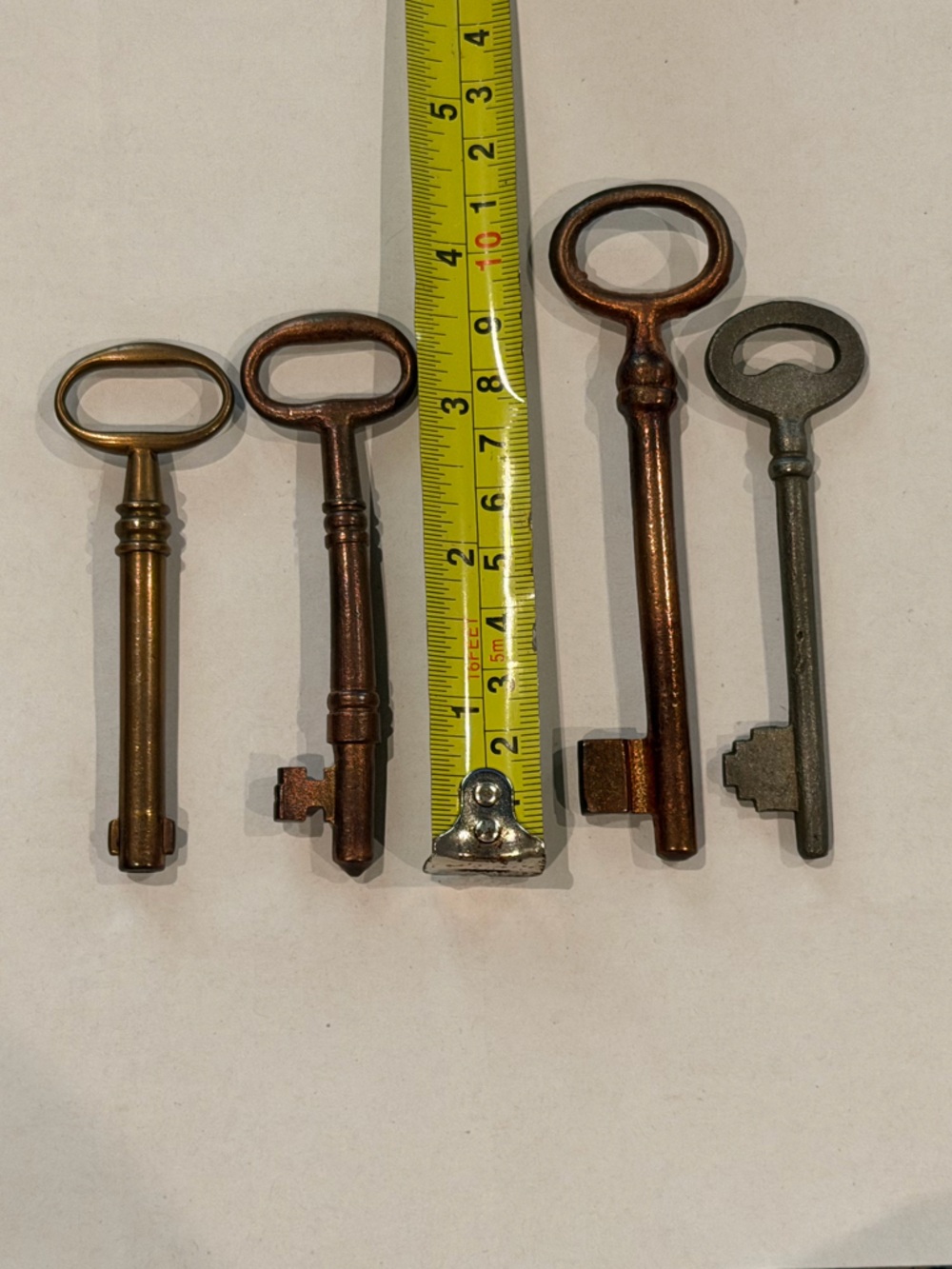 4 Vintage Decorative Skeleton Keys